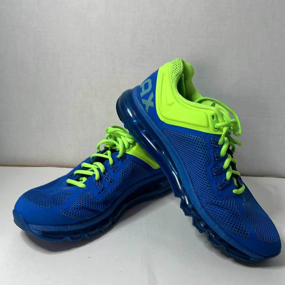 Nike Air Max Athletic Shoes